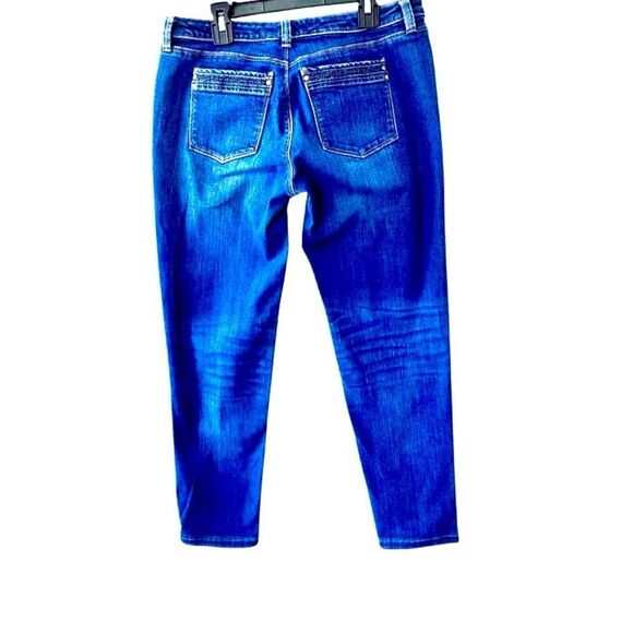 White House Black Market Girlfriend Denim Jeans Straight Leg SZ 4 - Picture 2 of 15